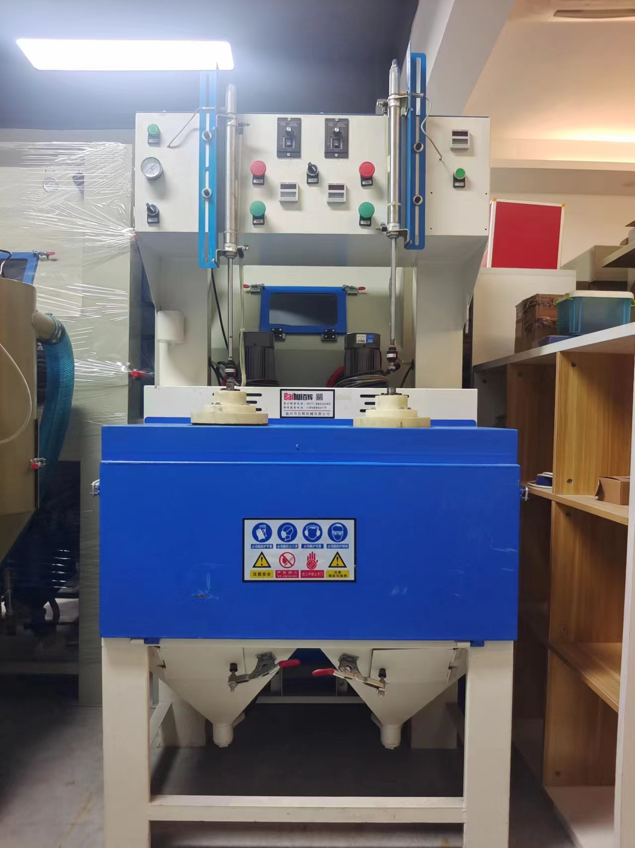 BH-PS9060双工位内壁喷砂机